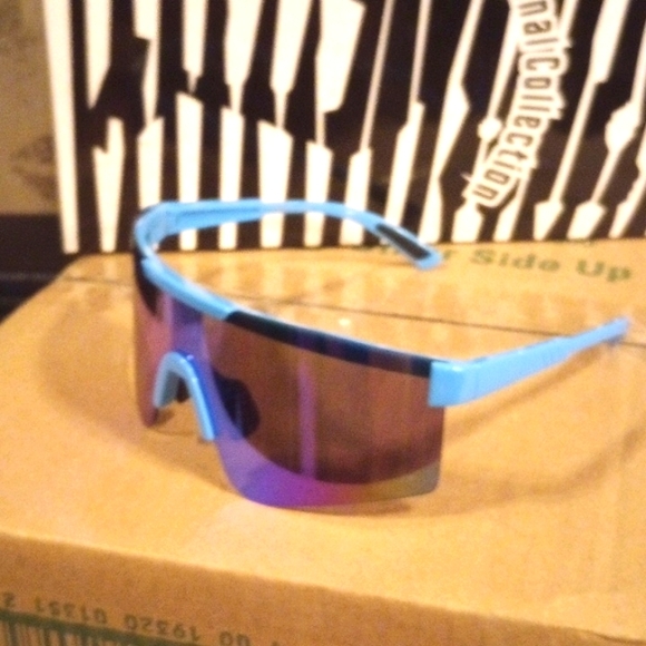 Sunglasses - Picture 1 of 4